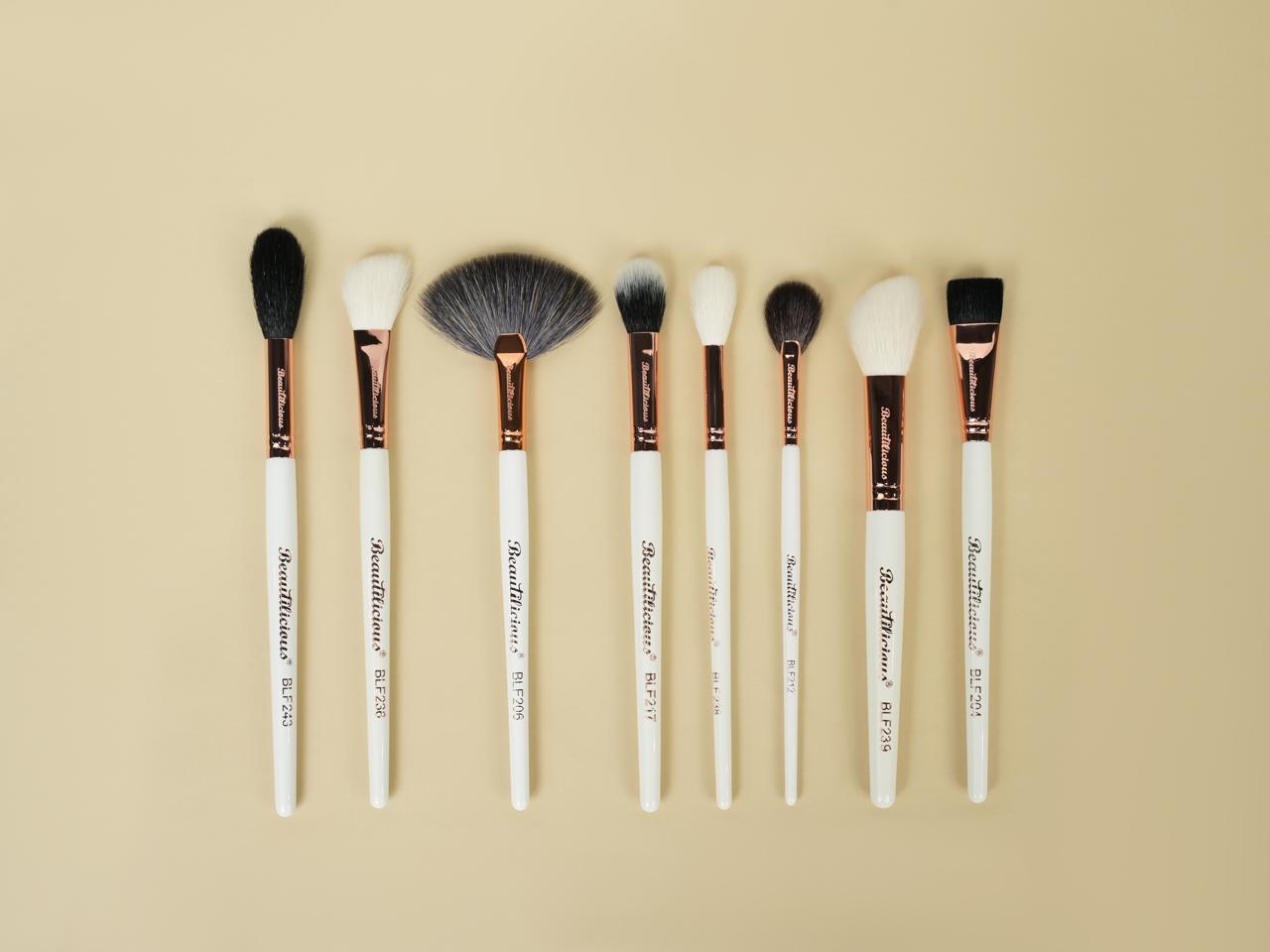 8 PC. Well Defined Sculpting Brush Set.