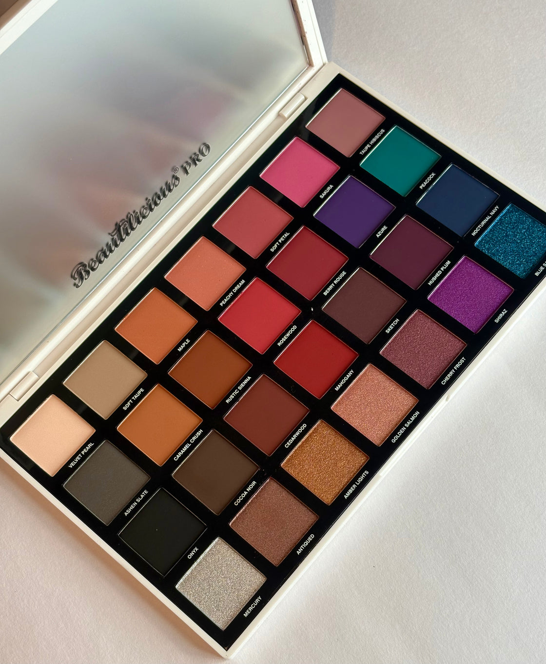 ETHEREAL HUES EYESHADOW PALETTE (28 COLOURS)